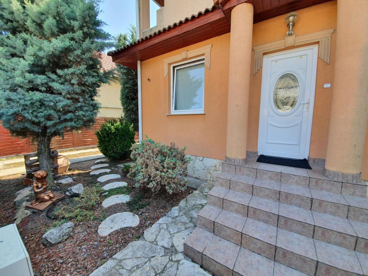 Airport Luxury Apartman 42 Vecsés Buitenkant foto