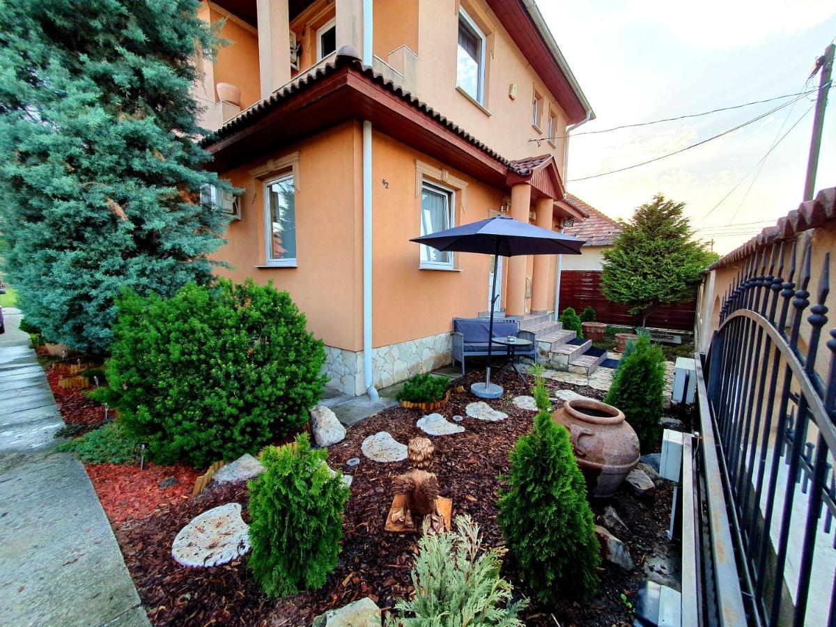 Airport Luxury Apartman 42 Vecsés Buitenkant foto