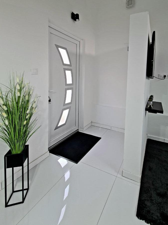 Airport Luxury Apartman 42 Vecsés Buitenkant foto