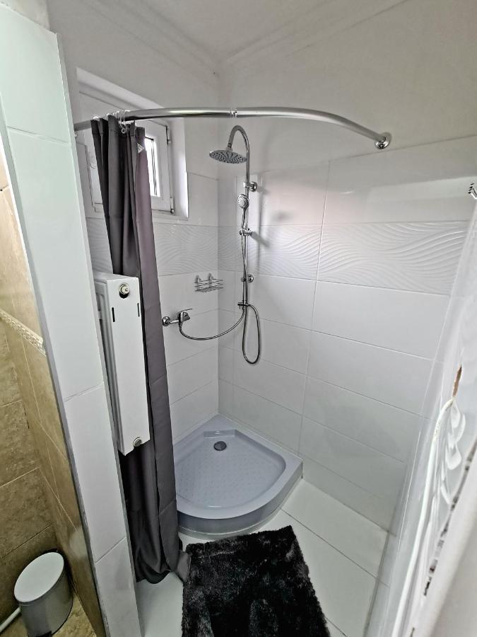 Airport Luxury Apartman 42 Vecsés Buitenkant foto